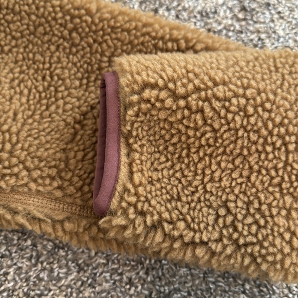 COPY - Patagonia Women’s Classic Retro X Fleece Jacket - Picture 8 of 15